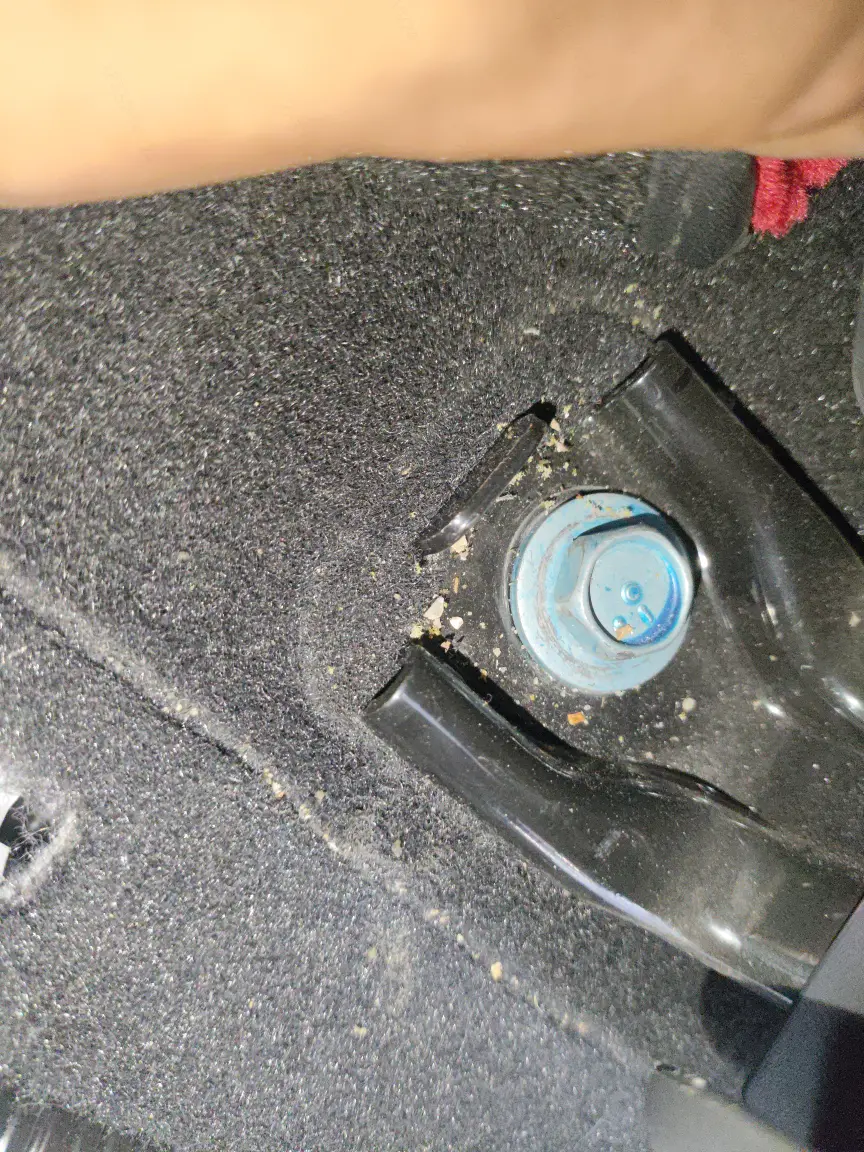 Направляющие салазок сиденья водителя