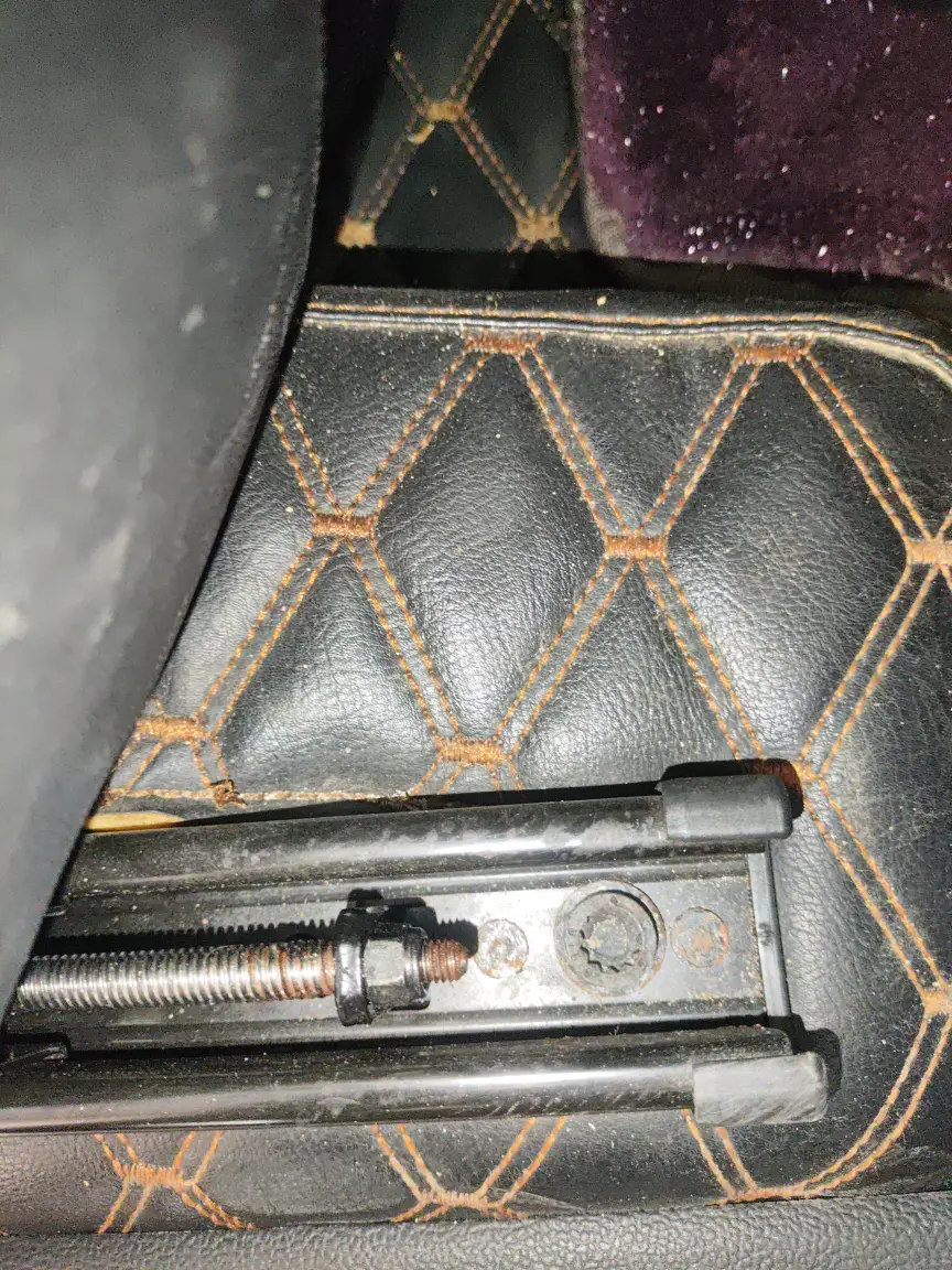 Направляющие салазок сиденья пассажира