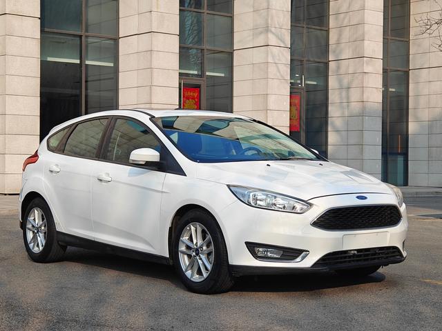 Ford Focus 2017 модификация лян кузов EcoBoost 125 автоматическое Super Fashion тип Zhixing Edition – фото 3