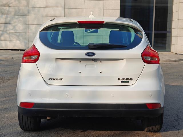 Ford Focus 2017 модификация лян кузов EcoBoost 125 автоматическое Super Fashion тип Zhixing Edition – фото 9