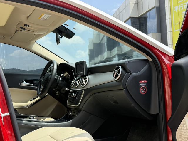 Mercedes-Benz GLA 2015 GLA 200 Style – фото 14