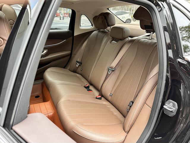 Mercedes-Benz E-Class 2023 E 300 L Fashion Sedan – фото 8