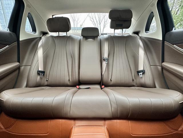 Mercedes-Benz E-Class 2023 E 300 L Fashion Sedan – фото 13