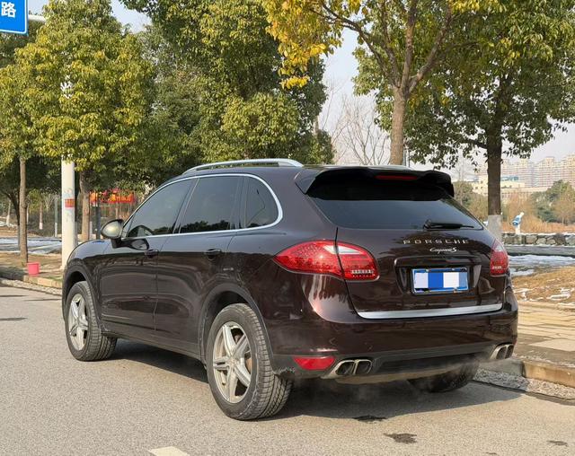 Cayenne 2014 модификация Cayenne Platinum Edition 3.0T – фото 8