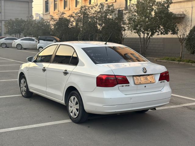 Volkswagen Jetta 2015 1.6L Manual Fashion – фото 9