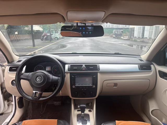 Volkswagen Bora 2012 1.6L Automatic Fashion – фото 5