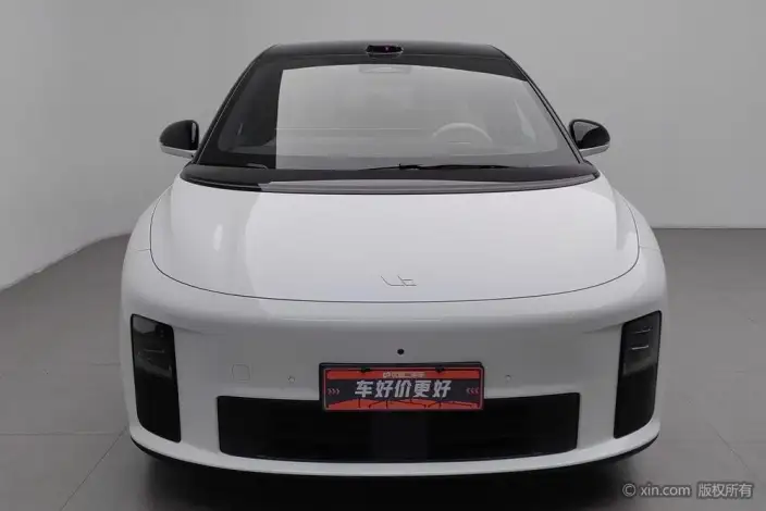 Li Auto i6 2025 Model 4WD Standard Edition
