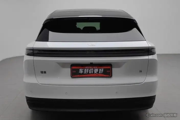 Li Auto i6 2025 Model 4WD Standard Edition