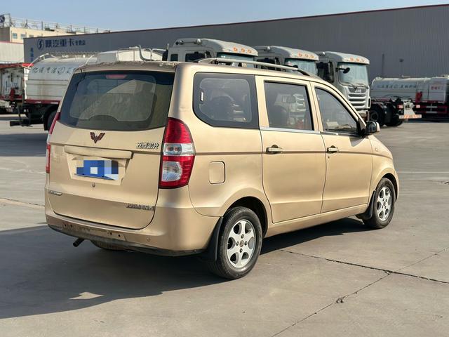 Wuling Hongguang 2010 модификация 1.4L Luxury – фото 4