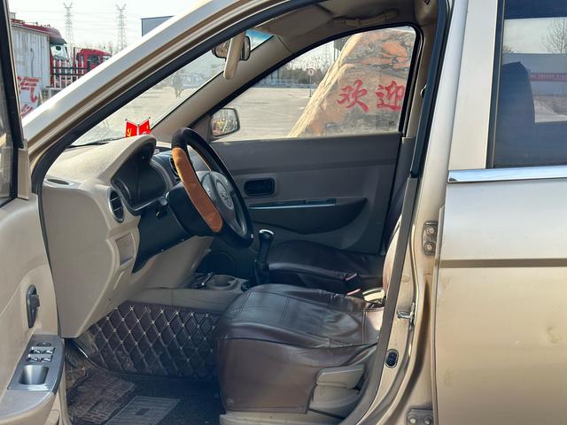 Wuling Hongguang 2010 модификация 1.4L Luxury – фото 7