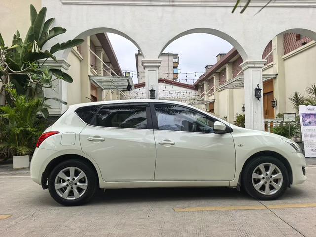 Nissan Tiida 2013 1.6L CVT Cool Café – фото 5