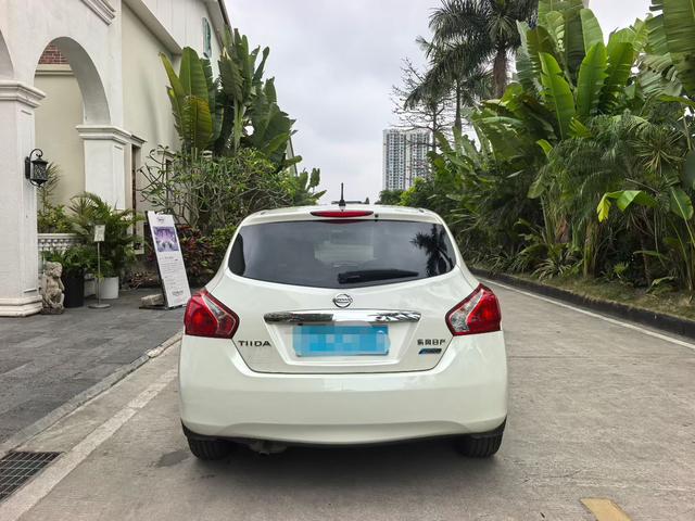 Nissan Tiida 2013 1.6L CVT Cool Café – фото 6