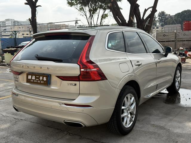 Volvo XC60 2020 T5 AWD Smart Luxury – фото 4