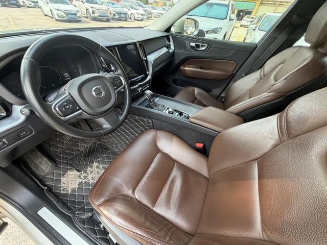 Volvo XC60 2020 T5 AWD Smart Luxury – фото 7