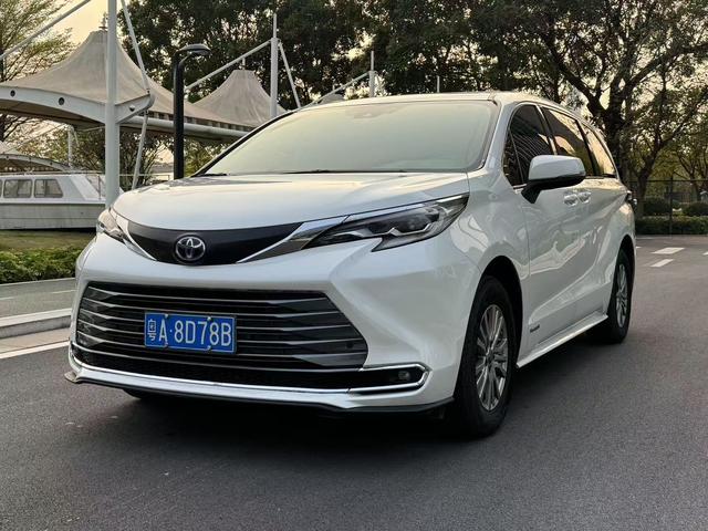Toyota Sienna 2024 модификация Hybrid 2.5L Com f ort Edition – фото 1