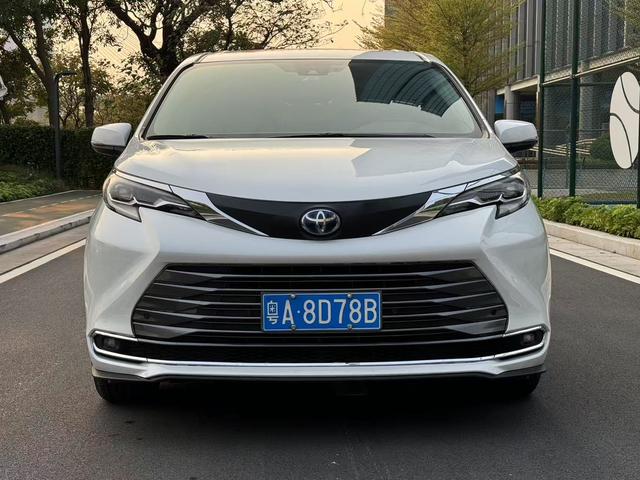 Toyota Sienna 2024 модификация Hybrid 2.5L Com f ort Edition – фото 2
