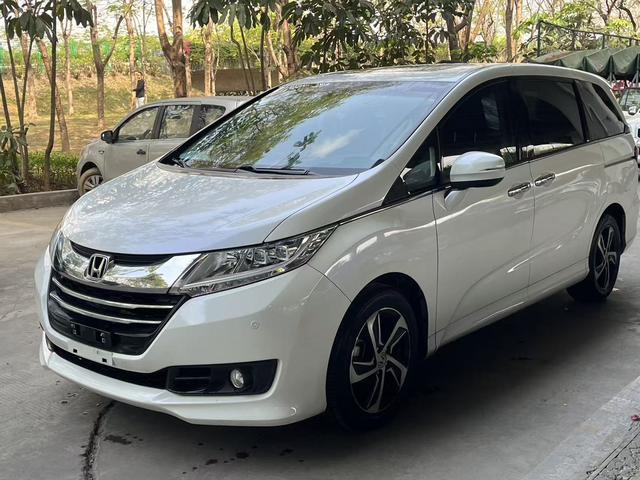 Honda Odyssey 2015 2.4L Smart Enjoyment – фото 1