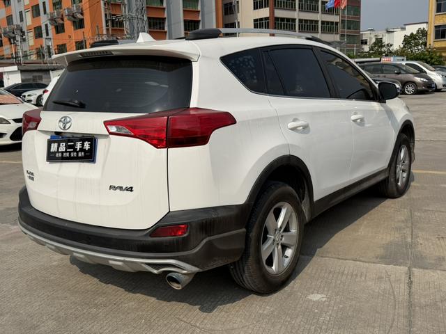 Toyota RAV4 2013 2.0L CVT 2WD Urban – фото 4