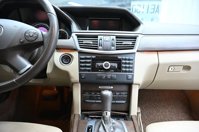 Mercedes-Benz E-Class Imported 2010 модификация E 200 CGI Youya тип – фото 11
