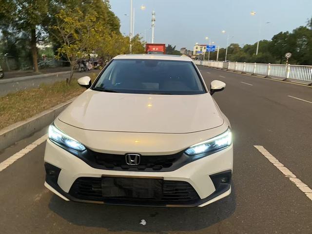Honda Civic 2023 Hatchback 240TURBO CVT Leap Edition – фото 2