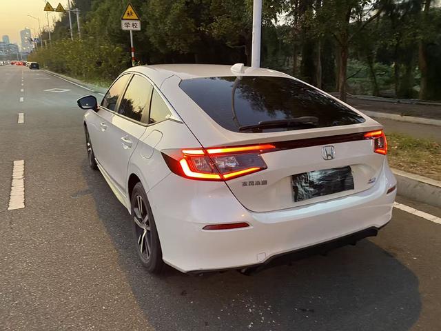 Honda Civic 2023 Hatchback 240TURBO CVT Leap Edition – фото 7