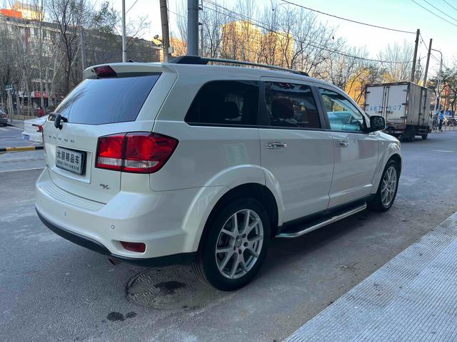 Dodge Journey 2013 2.4L 2WD Premium – фото 18