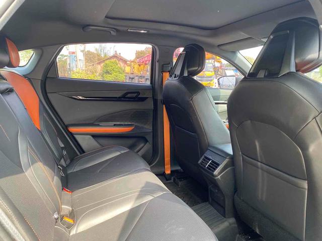 Changan UNI-V 2022 1.5T Premium – фото 4