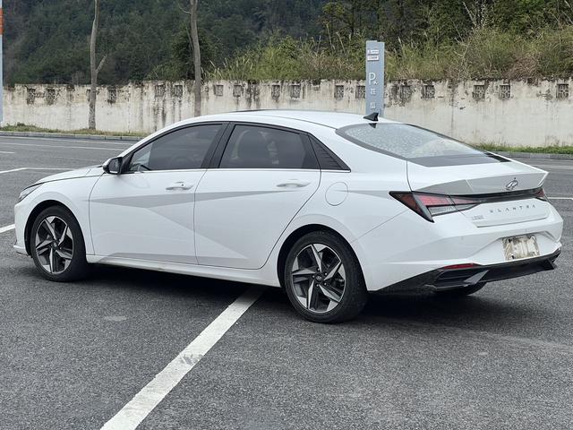 Hyundai Elantra 2021 1.5L CVT GLX Elite – фото 4
