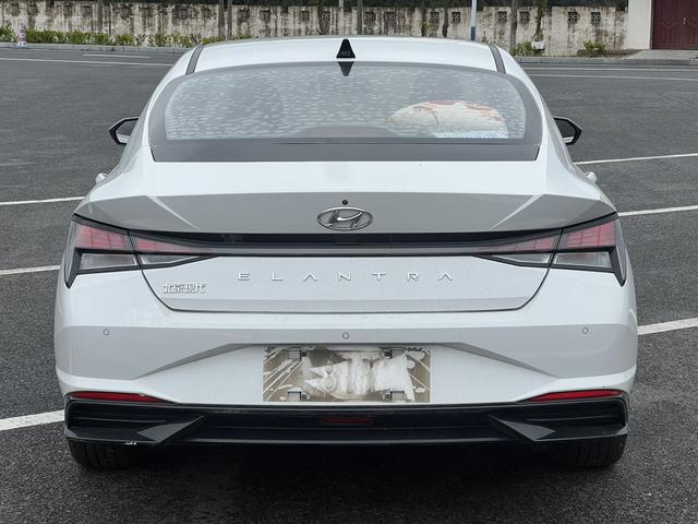 Hyundai Elantra 2021 1.5L CVT GLX Elite – фото 5