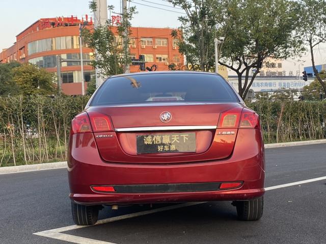 Excelle 2015 модификация 1.5L Manual Exclusive – фото 8