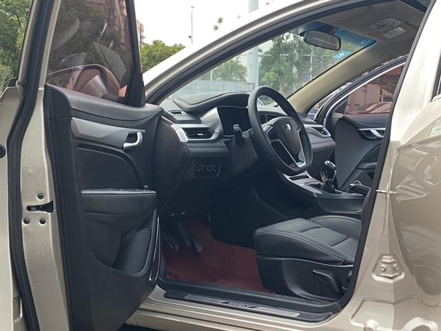 Geely Emgrand Модель 2019 года Leading Edition 1.5L Manual Luxury Country VI – фото 8