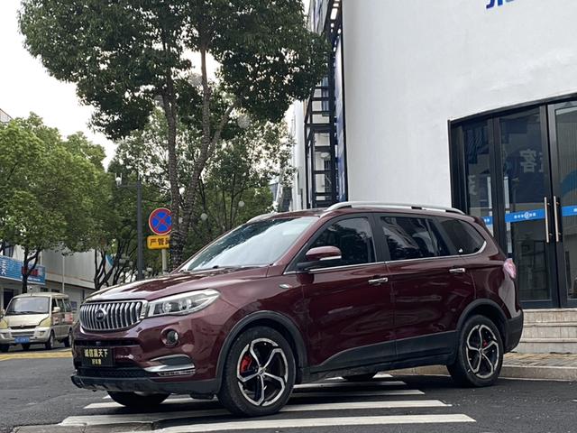 SWM X7 Модель 2018 года 1.5T автоматическое Smart Connect тип 7 seat