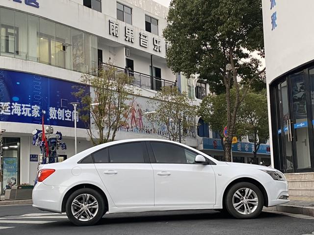 Chevrolet Cruze 2015 1.5L Classic SE AT – фото 6