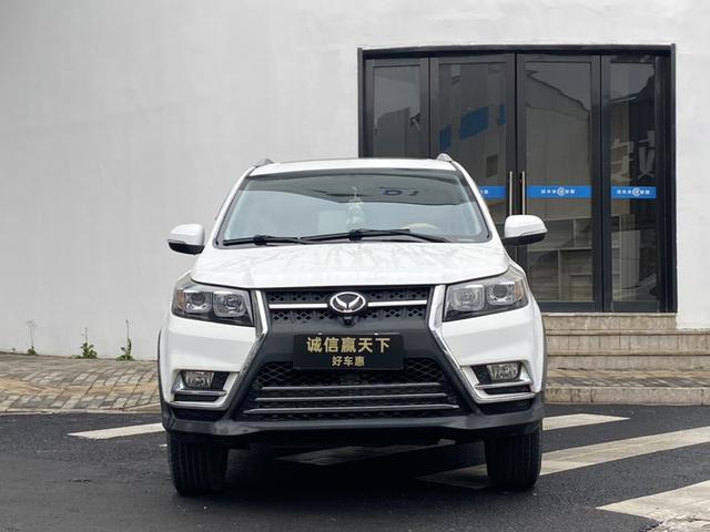 BAIC Huansu S3 2016 модификация S3L 1.5L Manual Prestige