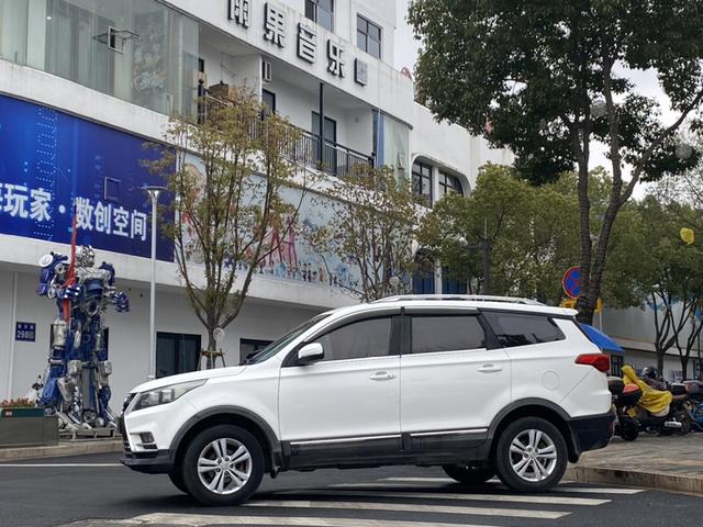 BAIC Huansu S3 2016 модификация S3L 1.5L Manual Prestige – фото 5