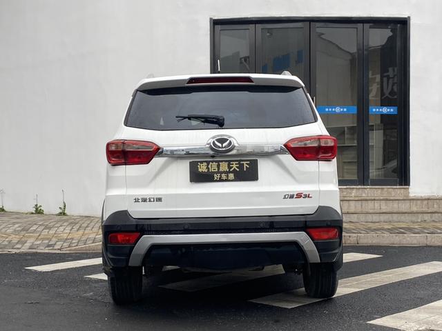BAIC Huansu S3 2016 модификация S3L 1.5L Manual Prestige – фото 8