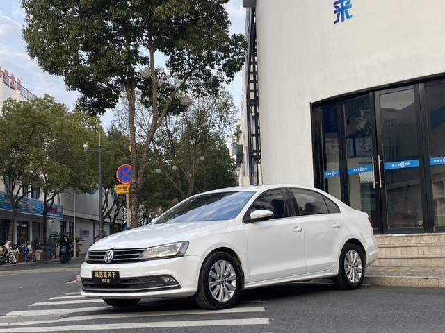 Volkswagen Sagitar 2016 230 TSI 25th Anniversary Edition – фото 1