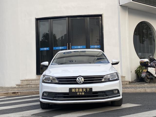 Volkswagen Sagitar 2016 230 TSI 25th Anniversary Edition – фото 3