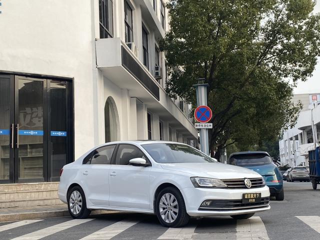 Volkswagen Sagitar 2016 230 TSI 25th Anniversary Edition – фото 4