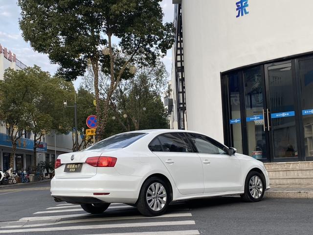 Volkswagen Sagitar 2016 230 TSI 25th Anniversary Edition – фото 7