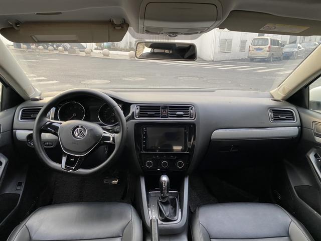 Volkswagen Sagitar 2016 230 TSI 25th Anniversary Edition – фото 10
