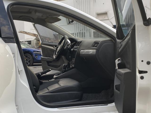 Volkswagen Sagitar 2016 230 TSI 25th Anniversary Edition – фото 11