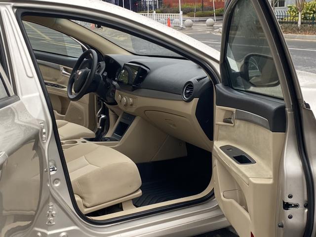 Roewe 350 2015 модификация 1.5L Manual Exclusive Edition – фото 12
