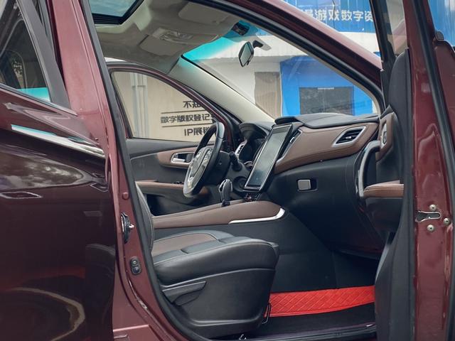 SWM X7 Модель 2018 года 1.5T автоматическое Smart Connect тип 7 seat – фото 12