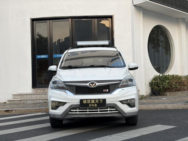 BAIC Huansu H3 2017 модификация 1.5L Manual Com f ort Световой люк Edition