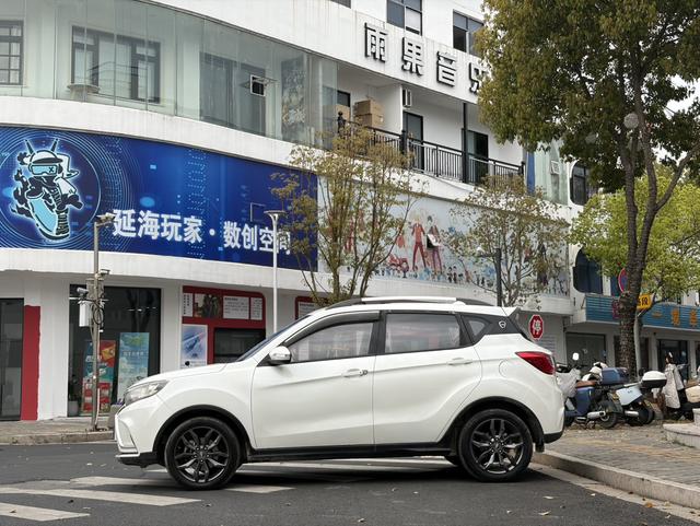 Landwind X2 2017 модификация 1.6L автоматическое Sebring Edition – фото 5