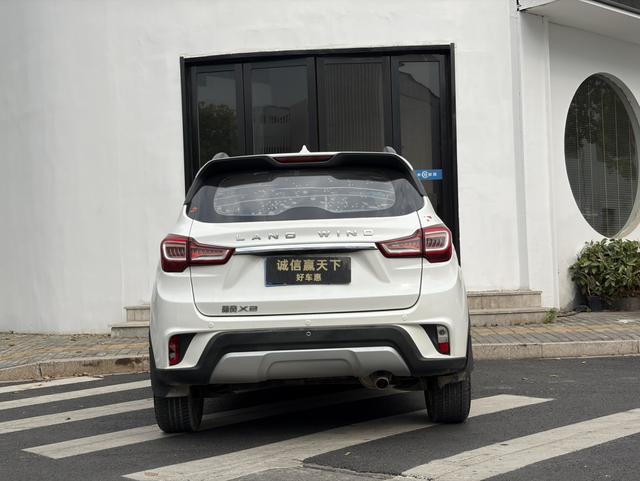 Landwind X2 2017 модификация 1.6L автоматическое Sebring Edition – фото 7