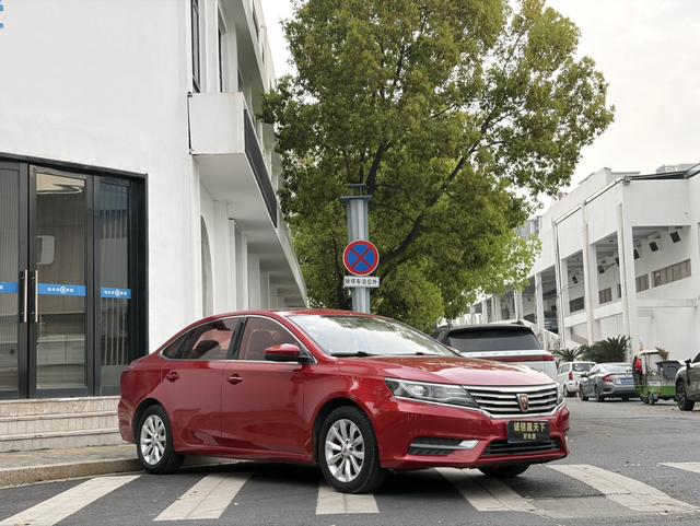 Roewe i6 Classic 2017 модификация 20T автоматическое Internet Smart Zhen Edition – фото 4