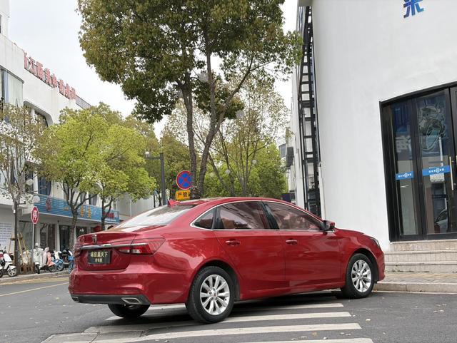 Roewe i6 Classic 2017 модификация 20T автоматическое Internet Smart Zhen Edition – фото 7