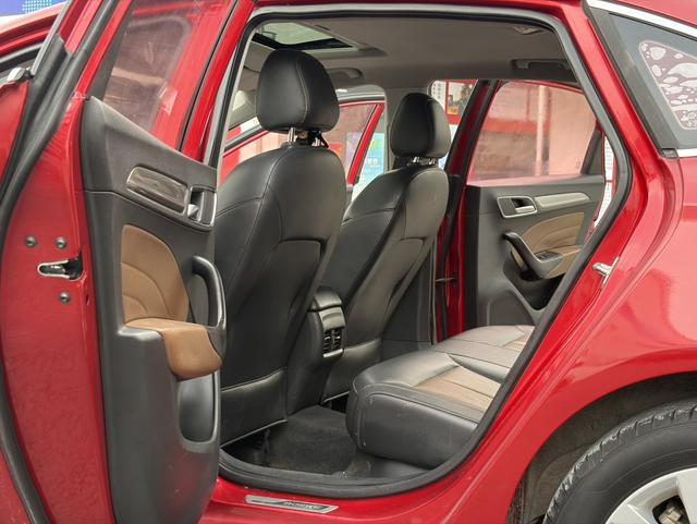 Roewe i6 Classic 2017 модификация 20T автоматическое Internet Smart Zhen Edition – фото 14